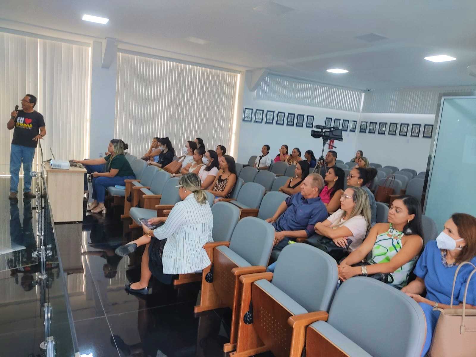 Camacã: Secretaria de Saúde promove palestra sobre a importância do diagnóstico e tratamento da Hanseníase